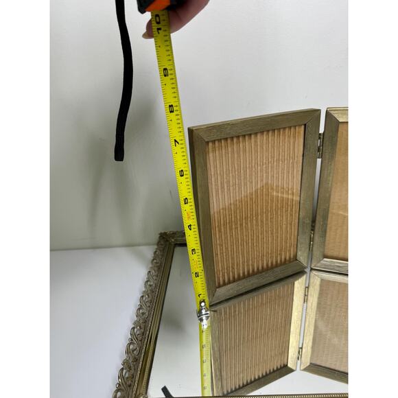 Vintage MCM Gold Tone Ornate Metal Tabletop Double Pictures Frame - Picture 4 of 9